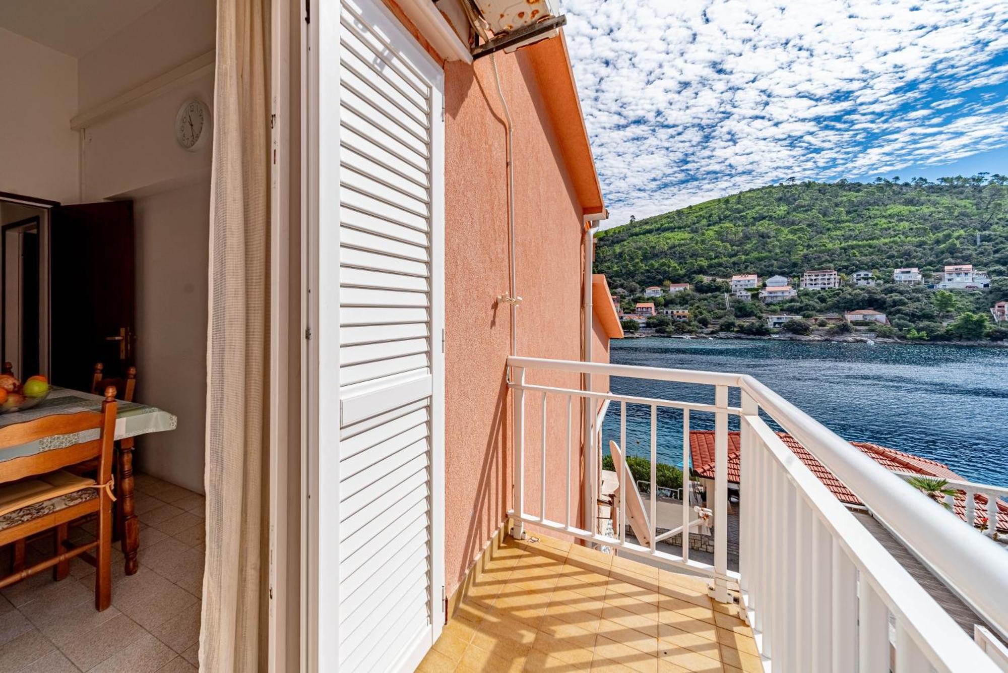 Apartments Kuzma Smokvica  Екстер'єр фото