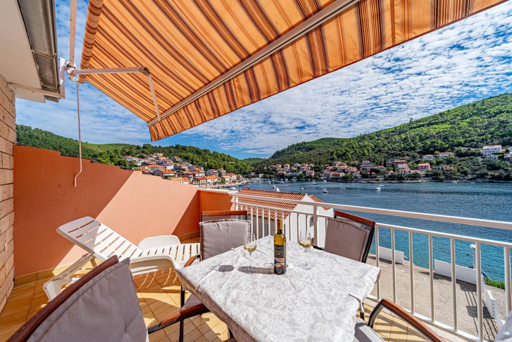 Apartments Kuzma Smokvica  Екстер'єр фото